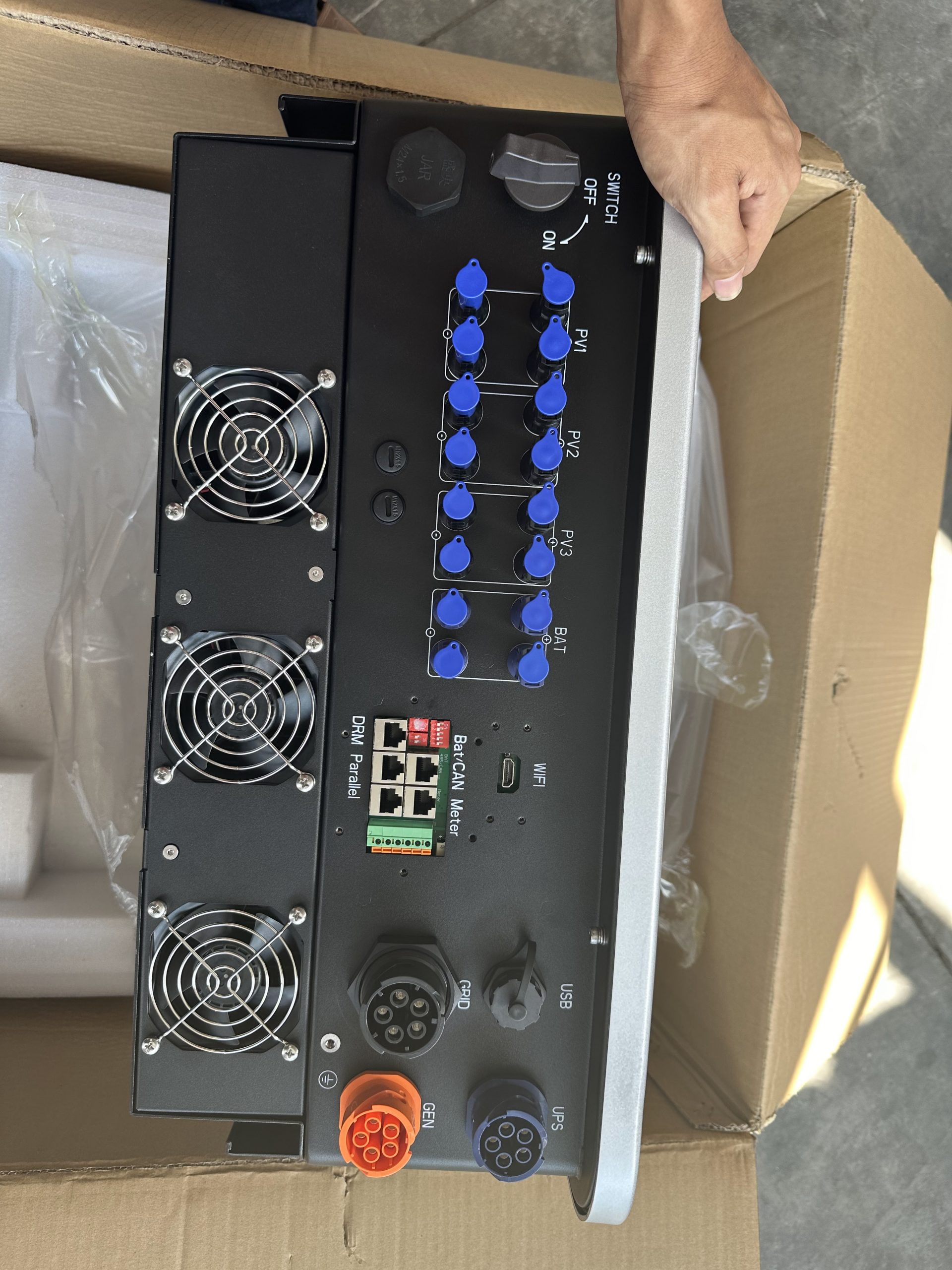 BIẾN TẦN LUXPOWER TRIP 20K – INVERTER HYBRID 3 PHA THẾ HỆ MỚI - Image 3